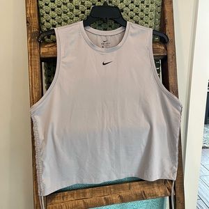 NIKE TANK